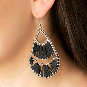 💥4/$10  Elegant Black Tassel Teardrop Earrings